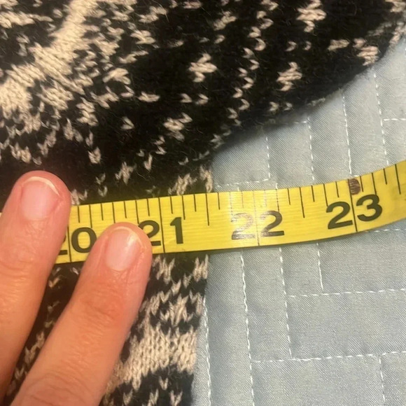 St. John’s Bay Women’s Washable Lambswool Sweater Size L - Picture 6 of 7